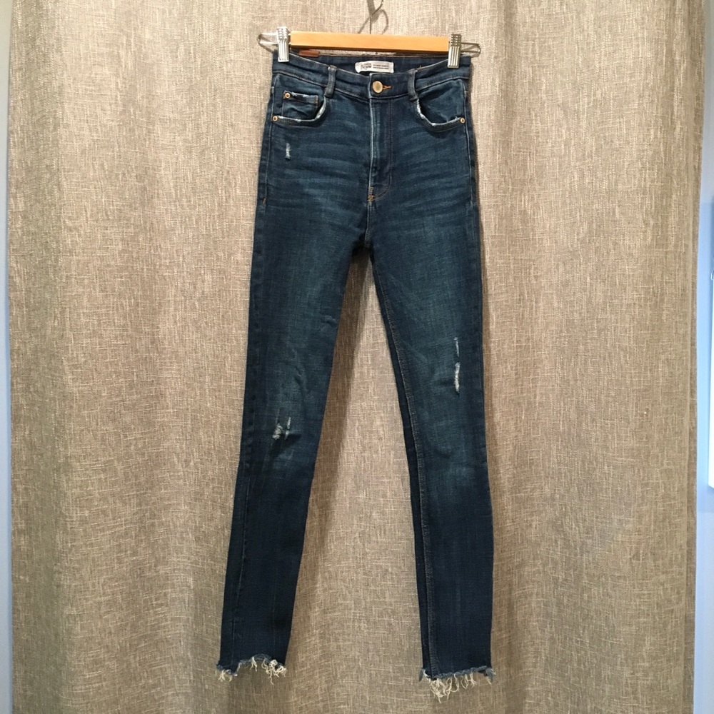 Zara Authentic Denim high-waisted ripped jeans S24
